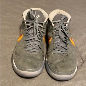 Kobe A.D. mid size 10 1/2